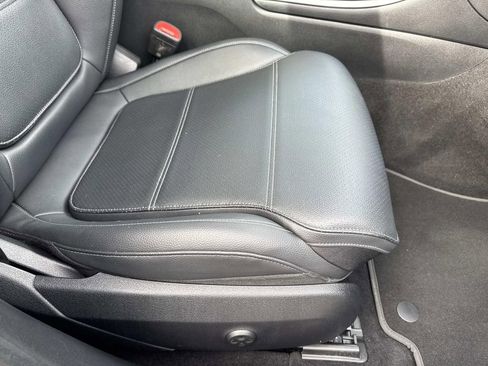 Used 2022 Mercedes-Benz C 300 C 300 image 12