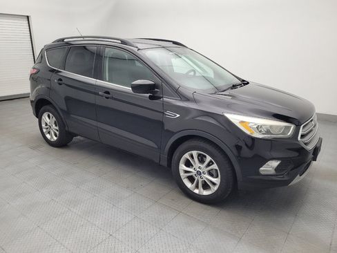 Used 2017 Ford Escape SE w/ Equipment Group 201A FWD image 11