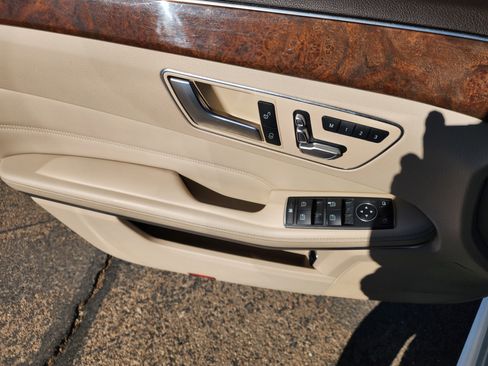 Used 2014 Mercedes-Benz E 350 Sedan image 17