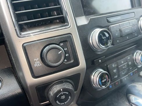 Used 2018 Ford F150 Lariat w/ Equipment Group 502A Luxury image 13