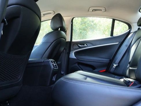 Used 2023 Genesis G70 2.0T image 10