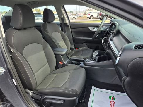Used 2023 Kia Forte LXS FWD image 18