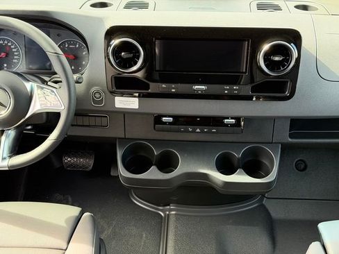 New 2026 Mercedes-Benz Sprinter 2500 image 21