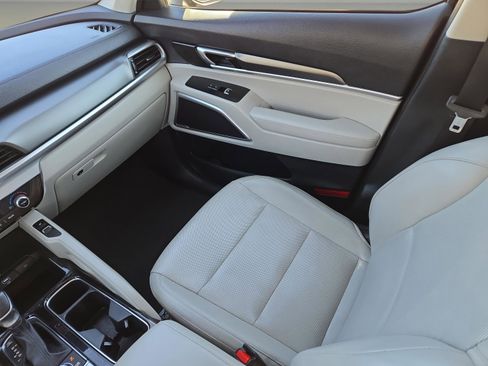 Used 2021 Kia Telluride S image 16