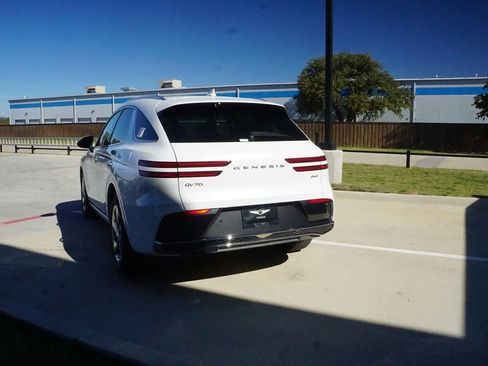Certified 2026 Genesis GV70 2.5T Select image 5