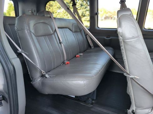 Used 2019 Chevrolet Express 2500 LS w/ Driver Convenience Package RWD image 6
