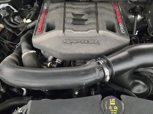 Certified 2024 Ford F150 Raptor AWD/4WD image 32