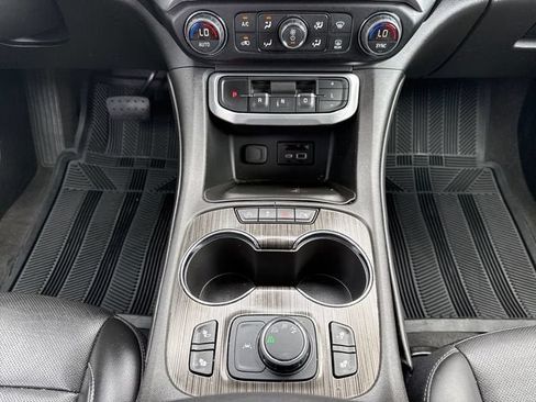 Used 2023 GMC Acadia SLT AWD/4WD image 15
