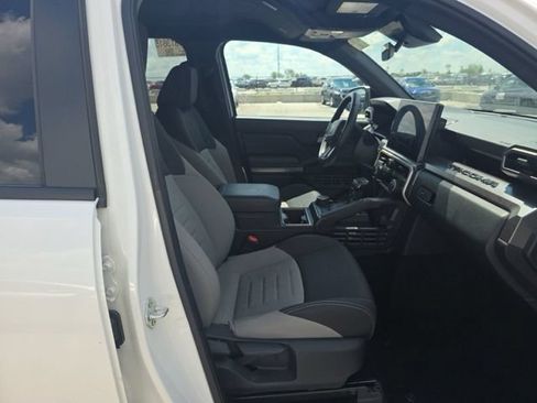 Used 2025 Toyota Tacoma TRD Off-Road AWD/4WD image 8