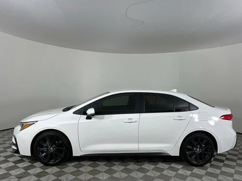 Used 2026 Toyota Corolla SE FWD image 8