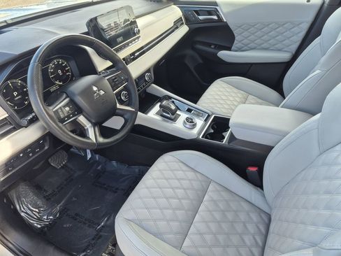 Used 2023 Mitsubishi Outlander SEL image 10