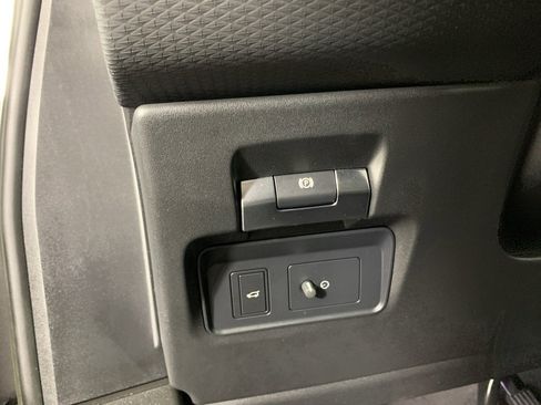 Used 2023 Land Rover Range Rover Evoque S image 16