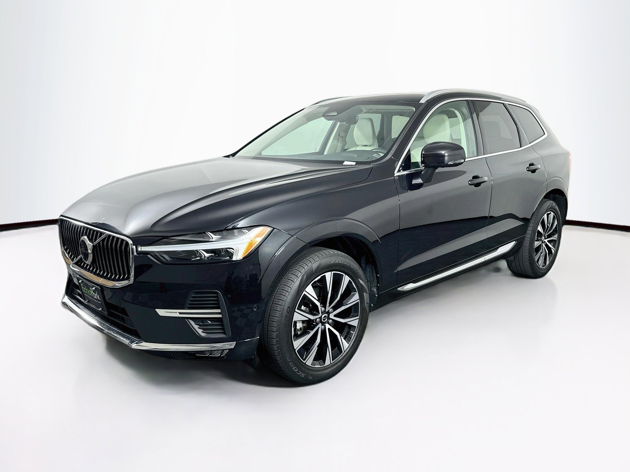 Used 2023 Volvo XC60 B5 Plus AWD/4WD image 3