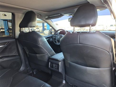 Used 2019 Toyota Camry XSE w/ Phone Cable & Charge Package image 15