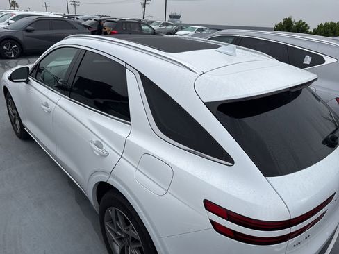 Used 2023 Genesis GV70 2.5T Select w/ Select Package image 7