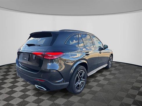 Used 2025 Mercedes-Benz GLC 300 4MATIC image 5