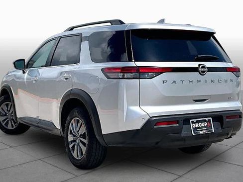 Certified 2024 Nissan Pathfinder SV FWD image 12