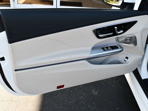Used 2024 Mercedes-Benz CLE 300 4MATIC Cabriolet w/ Driver Assistance Package image 11