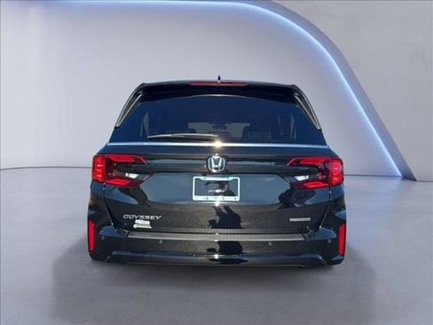 New 2026 Honda Odyssey Touring image 4