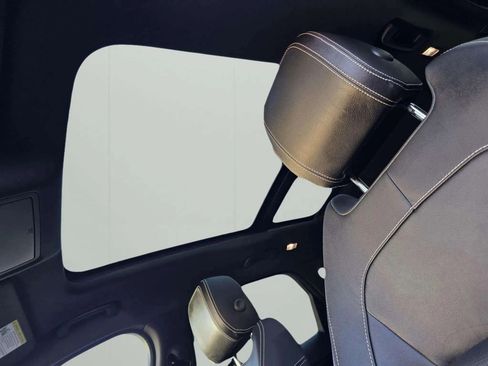 Used 2018 Jaguar F-PACE R-Sport image 41