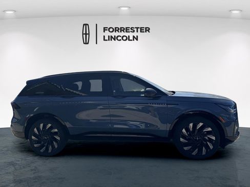 New 2026 Lincoln Nautilus Reserve w/ Jet Appearance Package AWD/4WD image 2