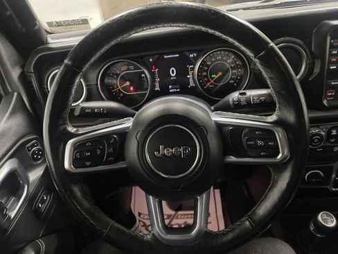 Used 2018 Jeep Wrangler Unlimited Sahara image 30
