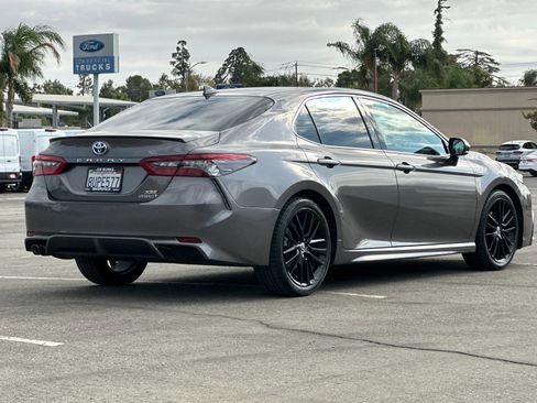 Used 2021 Toyota Camry XSE image 4