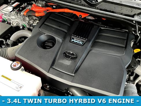Used 2024 Toyota Sequoia SR5 w/ SR5 Premium Package AWD/4WD image 32