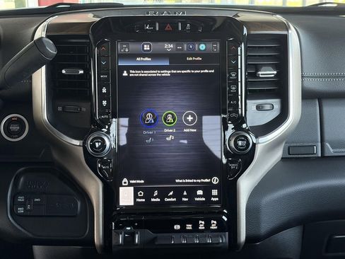 Used 2024 RAM 2500 Laramie w/ Safety Group AWD/4WD image 28