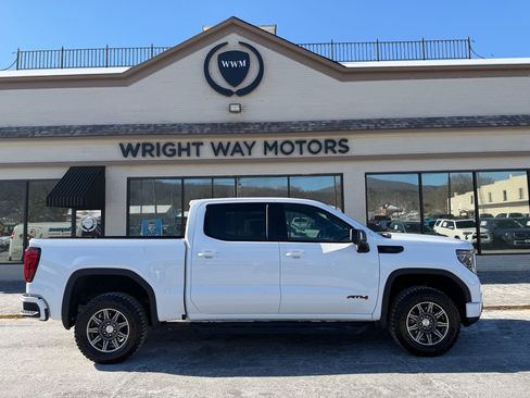 Used 2025 GMC Sierra 1500 AT4 w/ AT4 Premium Package image 2