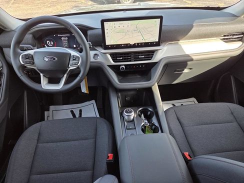 New 2026 Ford Explorer Active RWD image 11