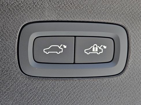 New 2026 Volvo XC90 B5 Plus image 13