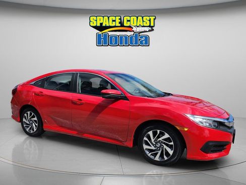 Used 2018 Honda Civic EX image 2