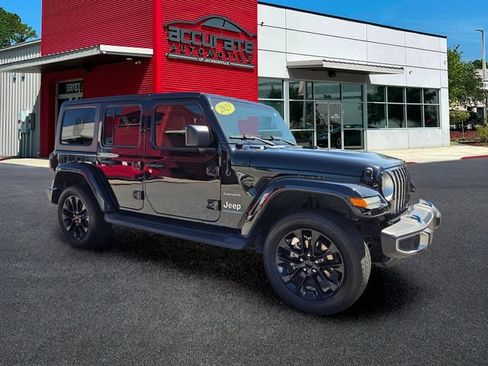 Used 2023 Jeep Wrangler Unlimited Sahara w/ Cold Weather Group AWD/4WD image 7