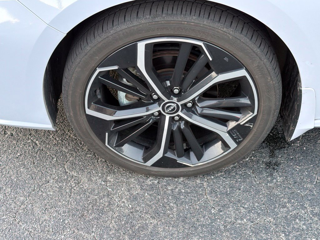 Used 2024 Nissan Altima 2.5 SR w/ SR Premium Package FWD image 29