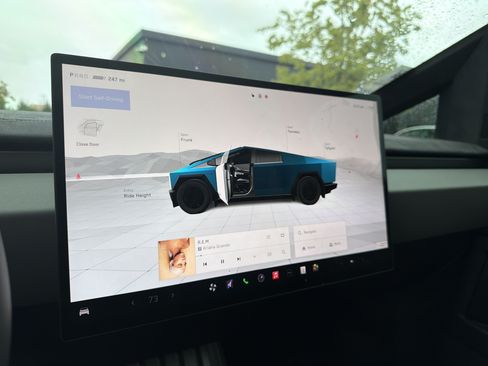 Used 2024 Tesla Cybertruck Cyberbeast AWD/4WD image 21