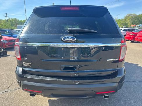 Used 2015 Ford Explorer XLT w/ Equipment Group 202B FWD image 6