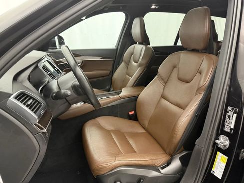 Used 2019 Volvo XC90 T6 Momentum w/ Protection Package Premier AWD/4WD image 11