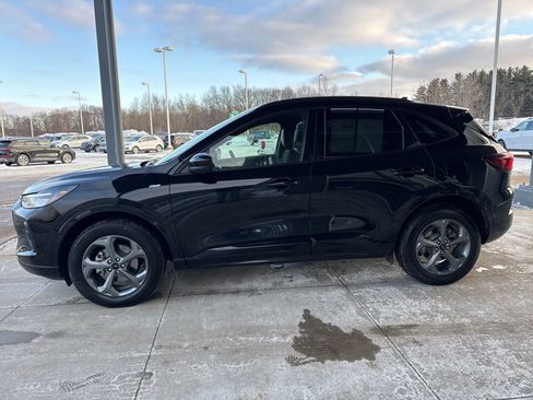 Certified 2024 Ford Escape ST-Line Select w/ Tech Pack #2 image 4