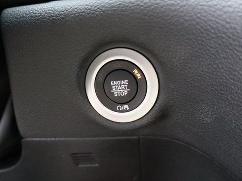New 2026 Chrysler Pacifica Select FWD image 16