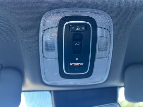 Used 2022 Hyundai Elantra SEL w/ Convenience + Premium Package image 26