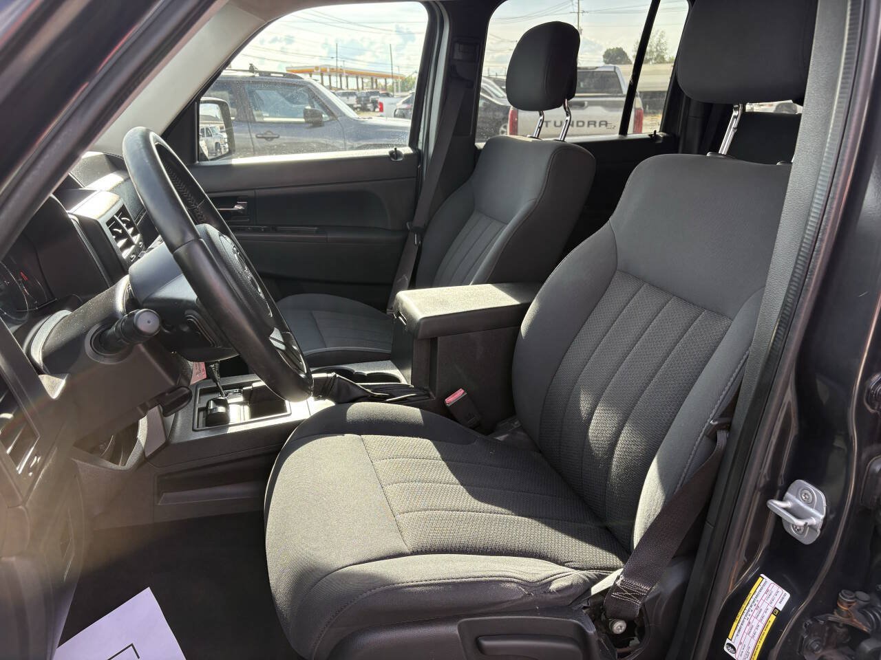 Used 2011 Jeep Liberty Sport AWD/4WD image 15