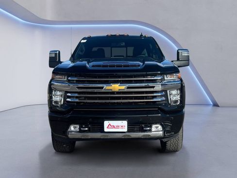 Used 2023 Chevrolet Silverado 2500 High Country w/ Z71 Off-Road Package image 8