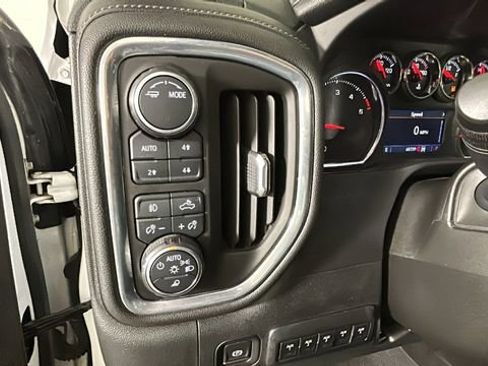 Used 2020 Chevrolet Silverado 2500 LTZ AWD/4WD image 20