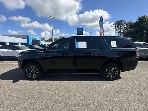 Used 2022 Chevrolet Suburban Z71 w/ Luxury Package AWD/4WD image 13
