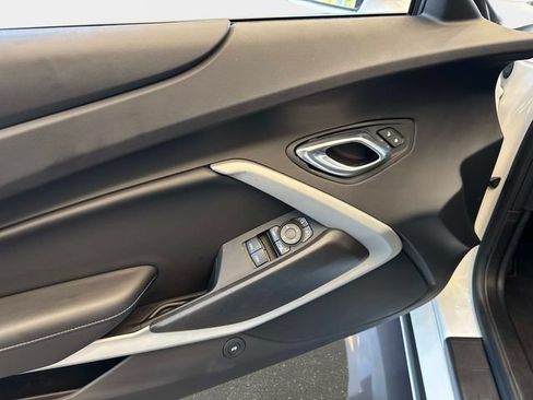 Used 2021 Chevrolet Camaro SS RWD image 13