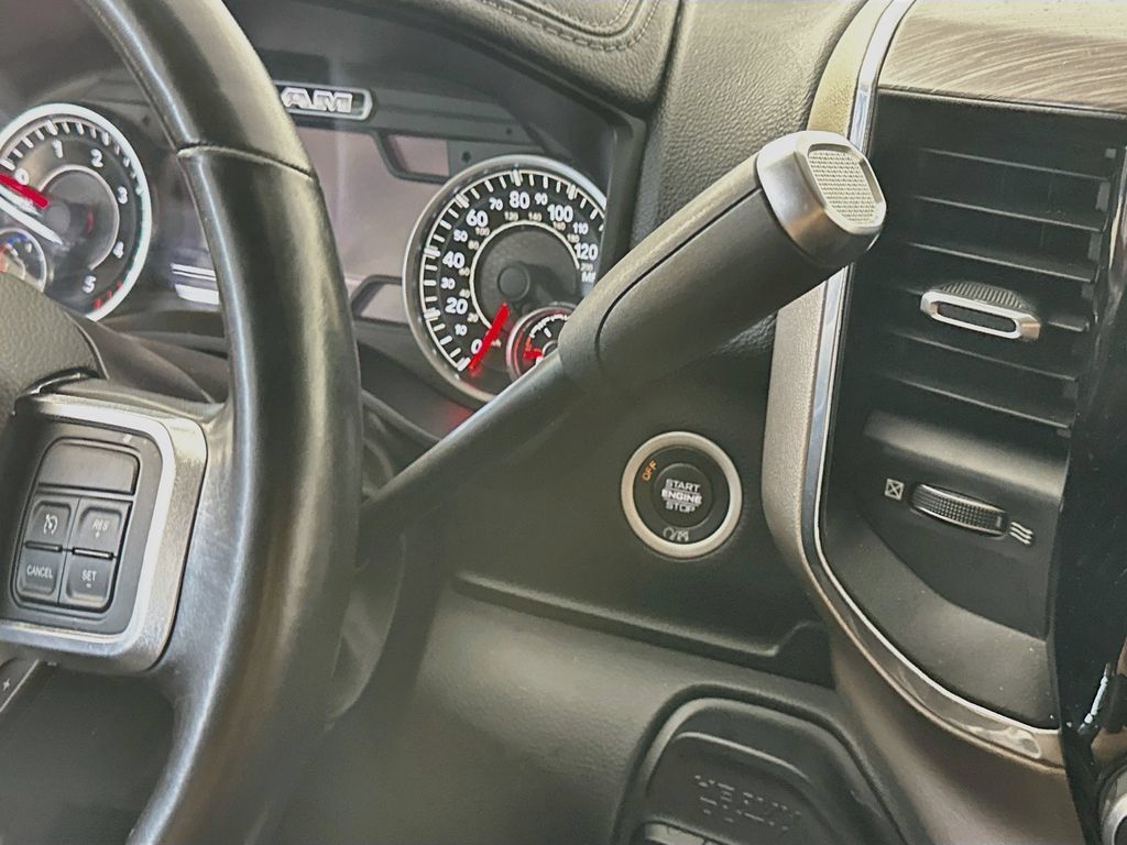 Used 2019 RAM 2500 Laramie AWD/4WD image 16