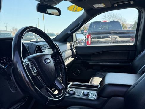 Used 2021 Ford Expedition Max Limited image 11
