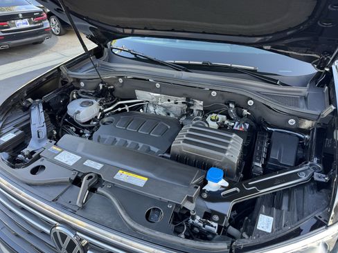 Certified 2025 Volkswagen Atlas Peak Edition SE image 41