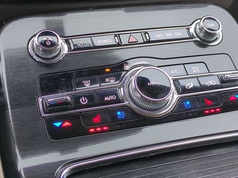 Used 2022 Lincoln Nautilus Reserve image 35